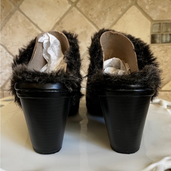 Born BOC Black Mules - Picture 9 of 11